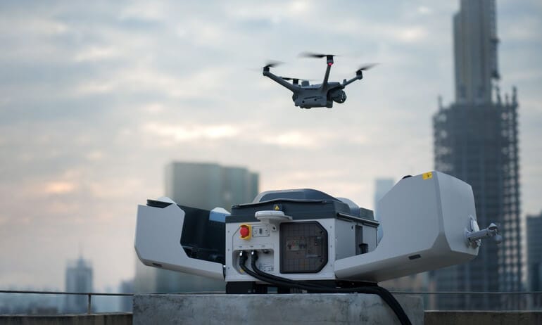 Drones in a Box: Tendências Globais do DJI Dock 3 e o Futuro da Automação no Brasil